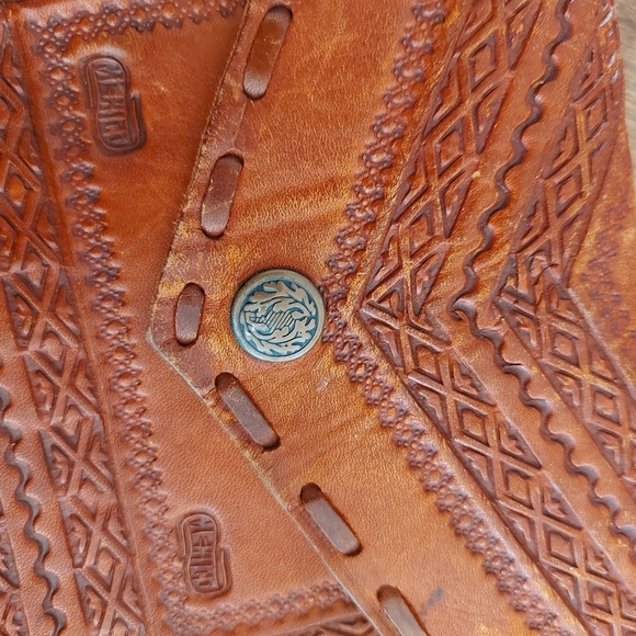 Handmade genuine leather tooled small crossbody crafted purse - Picture 5 of 8